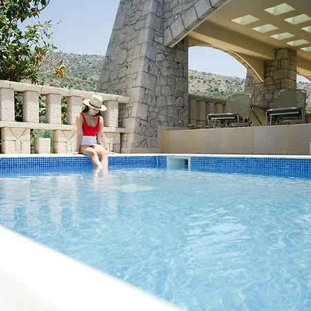 Kandia's Castle & Thalasso نافبليو